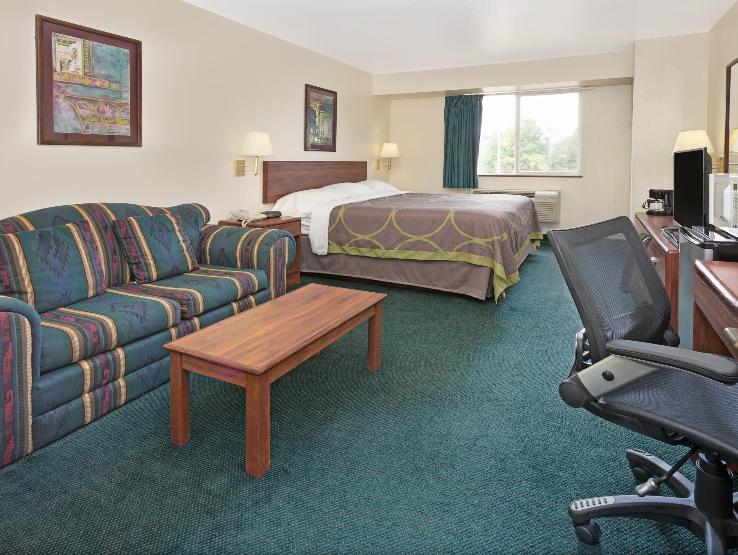 Super 8 By Wyndham Windsor Hotel Bagian luar foto